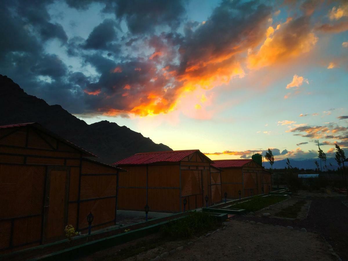 Hotel Neryok'S Indus View Chimre Esterno foto