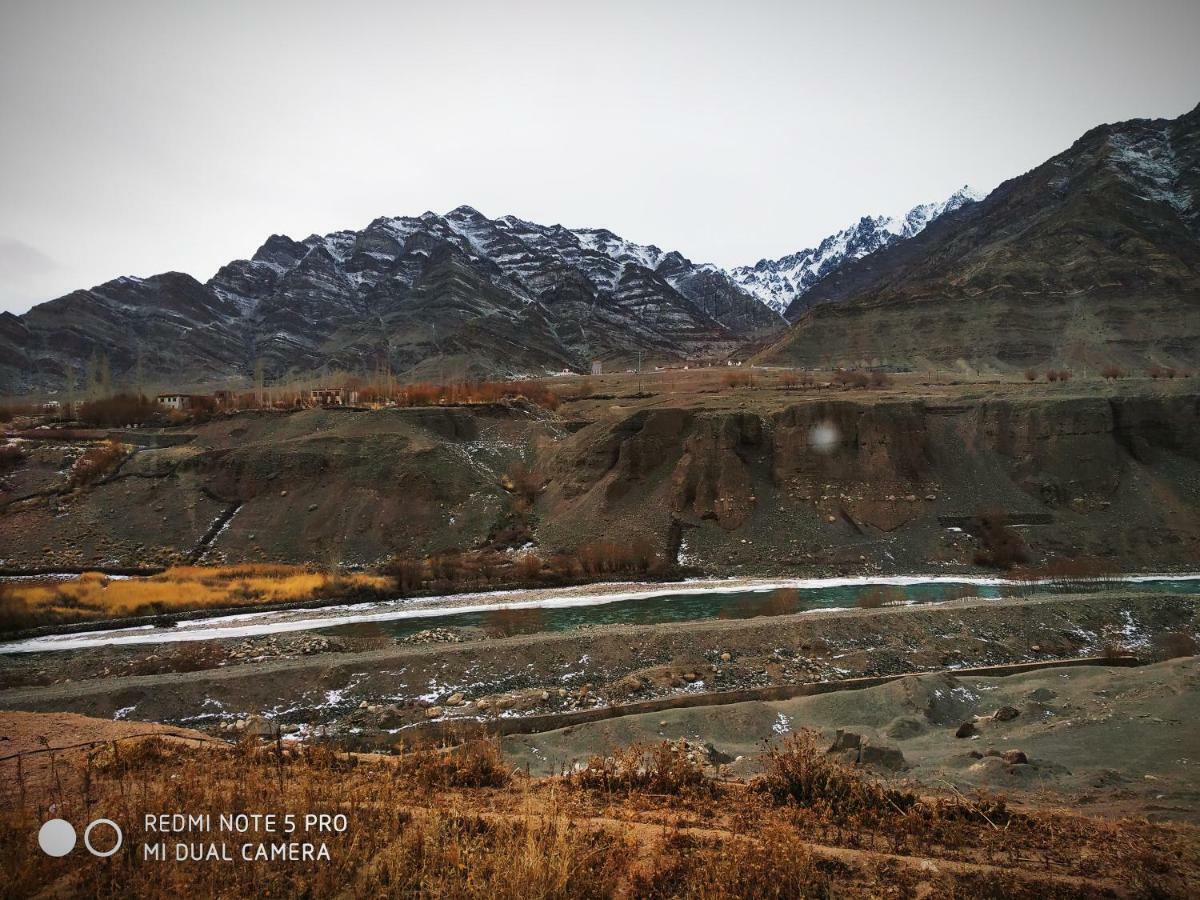 Hotel Neryok'S Indus View Chimre Esterno foto