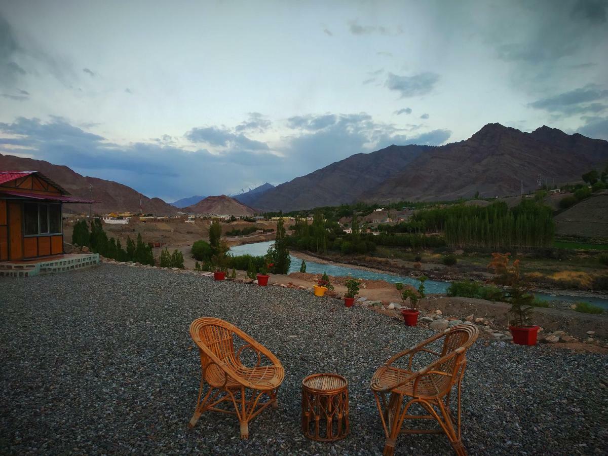 Hotel Neryok'S Indus View Chimre Esterno foto
