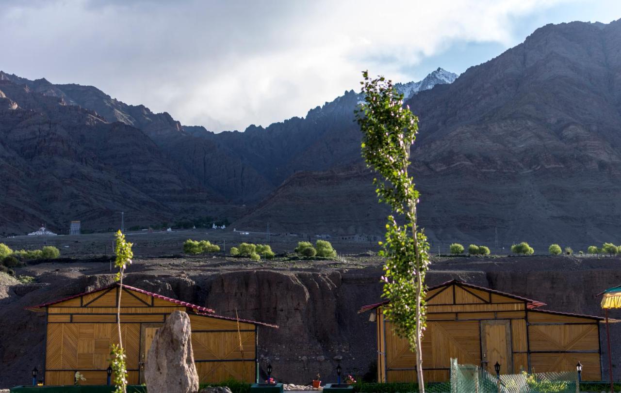 Hotel Neryok'S Indus View Chimre Esterno foto